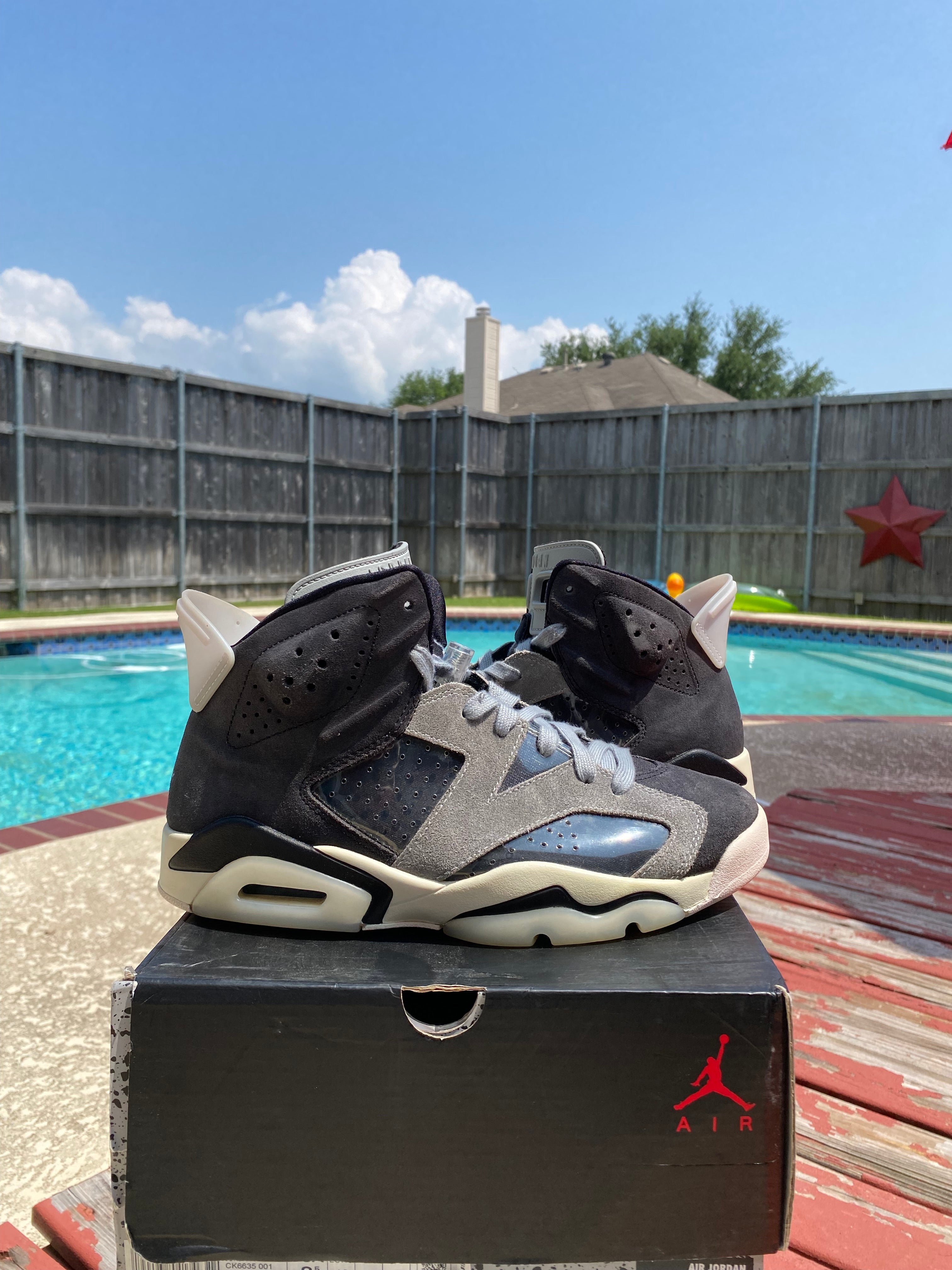Wmns Air Jordan 6 Retro Tech Chrome – OnGoSneakers™
